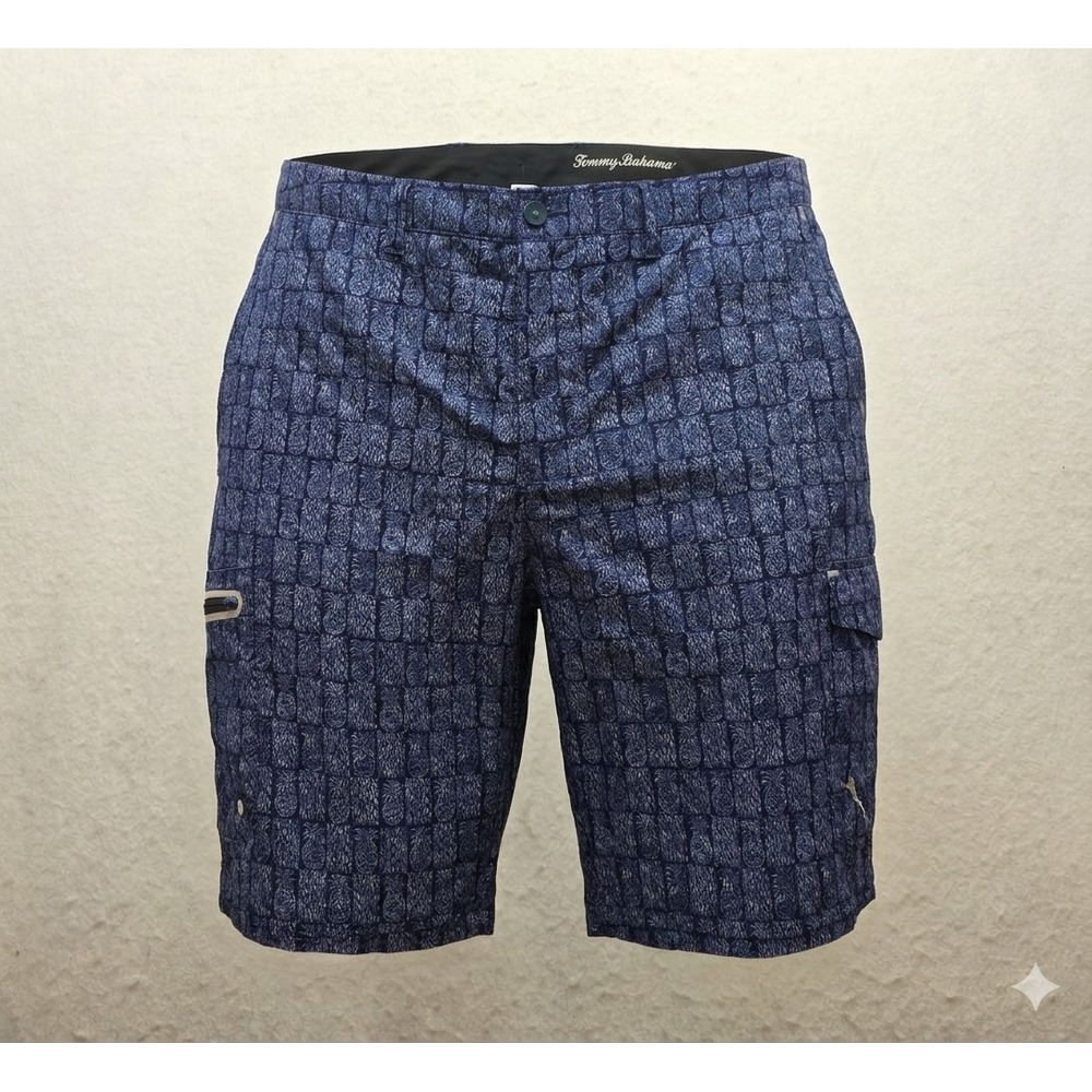 Tommy Bahama Island Zone Men's Blue Pineapple Print Shorts. Size 40
